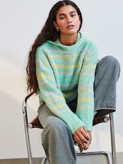 Grün gestreift - Strickpullover mit Kapuze und entspannter Passform - Bild 1 von 7