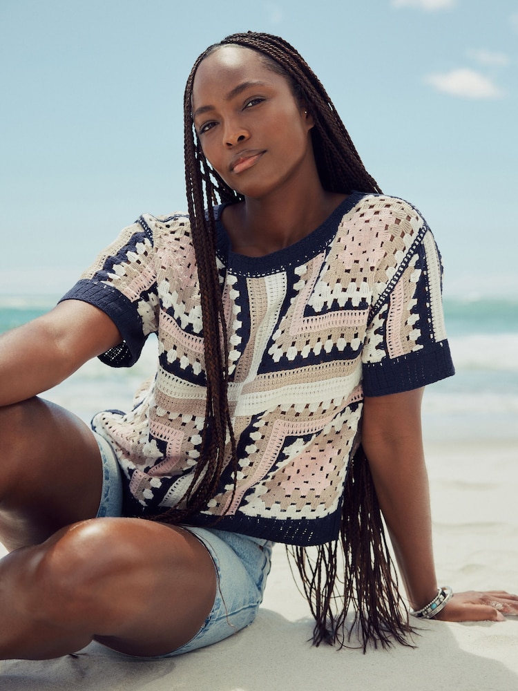 Blue Pattern Short Sleeve Crochet Crew Neck T-Shirt - Image 4 of 7