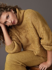 Senfgelb - Neppy gestrickter Pullover mit hohem Rollkragen aus Wolle, kombinierbares Teil - Bild 5 von 9