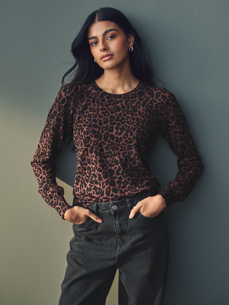 Animal-Print, Brgunderrot - Langarm-Strickpullover mit Rundhalsausschnitt und Muster - Bild 1 von 8 Animal-Print, Brgunderrot - Langarm-Strickpullover mit Rundhalsausschnitt und Muster - Bild 1 von 8