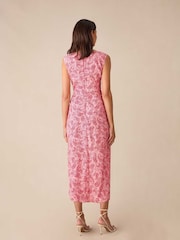 Ro&Zo Pink Petite Paisley Ruched Front V-Neck Midi Dress - Image 3 of 4