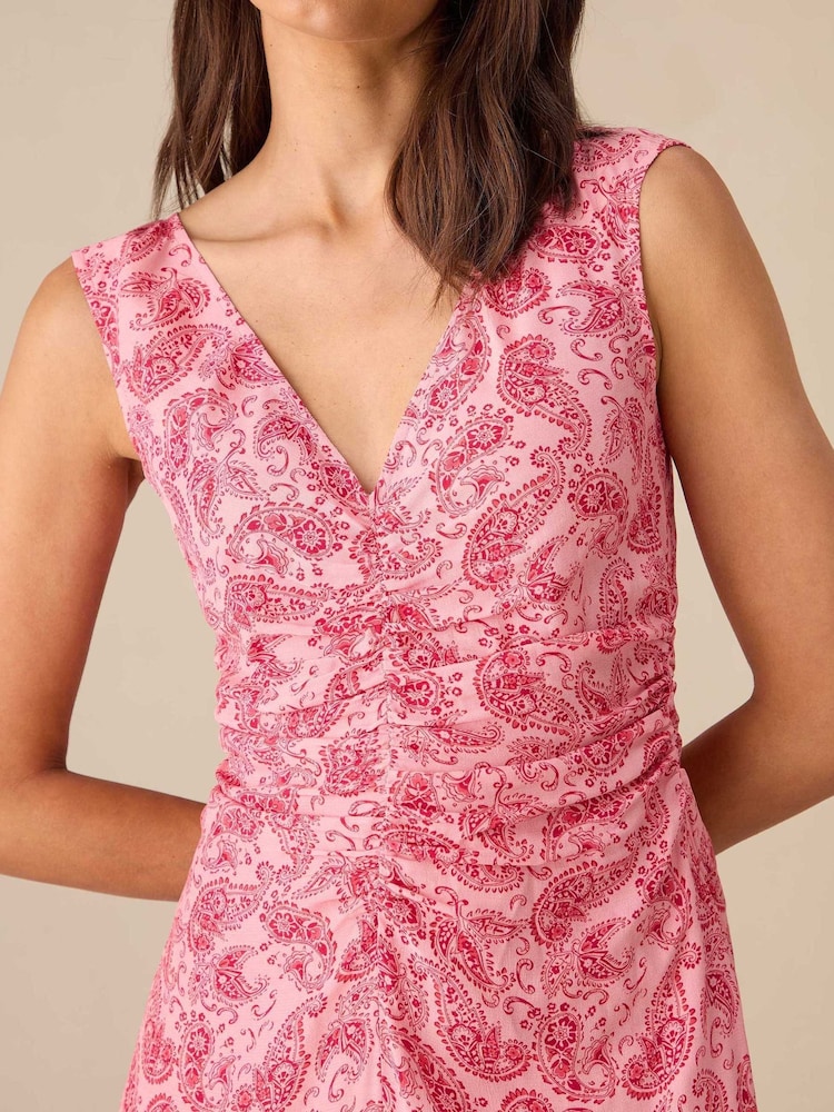 Ro&Zo Pink Petite Paisley Ruched Front V-Neck Midi Dress - Image 4 of 4