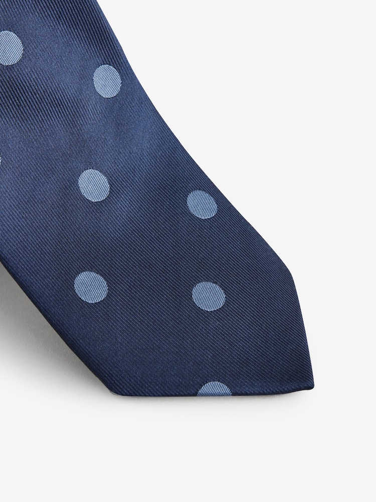 Marineblaue Farbtöne, gepunktet - Seidenkrawatte mit Design - Bild 2 von 4