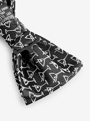 Black/White Martini Glass Bow Tie And Pocket Square Set - Image 3 of 7