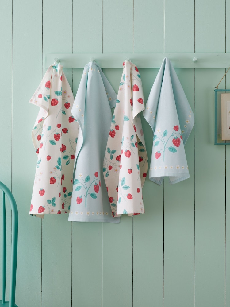Catherine Lansfield Red Strawberry Garden 100% Cotton Tea Towel 4 Pack - Image 1 of 2