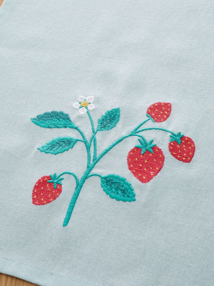Catherine Lansfield Strawberry Garden 100% Cotton Table Runner - Image 2 of 2
