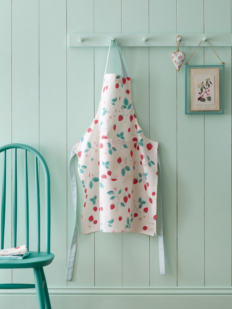 Catherine Lansfield Red Strawberry Garden 100% Cotton Apron - Image 2 of 2