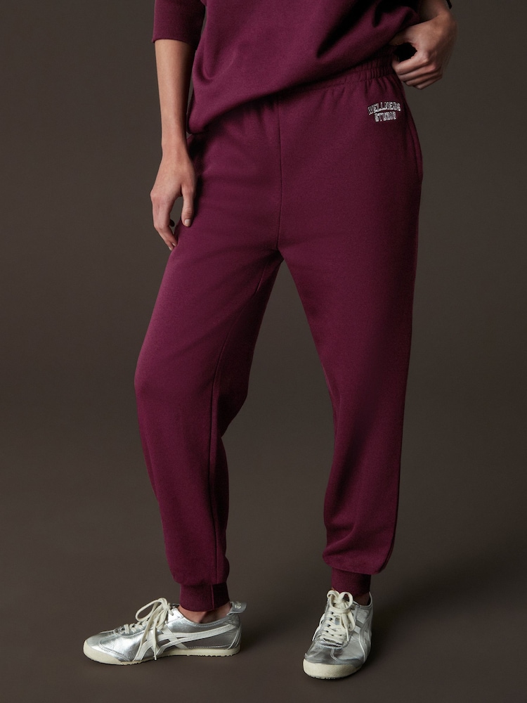 Rouge bordeaux - Pantalon de sport Relaxed Fit Cuffed Wellness Slogan Graphic Track Joggers - Image 3 of 7