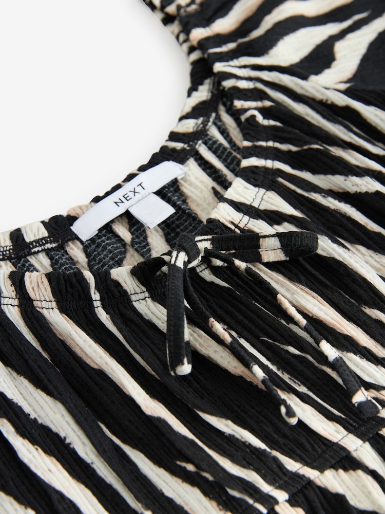 Noir/Blanc Animal Zèbre - Manches courtes Jersey Cravate Front Textured Mi-long Robe - Image 2 de 3