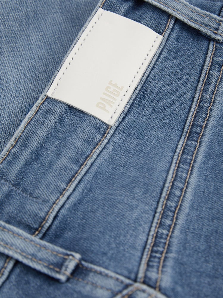 Rock Show Blau - Paige Kurz geschnittene Jeans mit weitem Bein und unverarbeiteten Abschlüssen - Bild 2 von 2 Rock Show Blau - Paige Kurz geschnittene Jeans mit weitem Bein und unverarbeiteten Abschlüssen - Bild 2 von 2