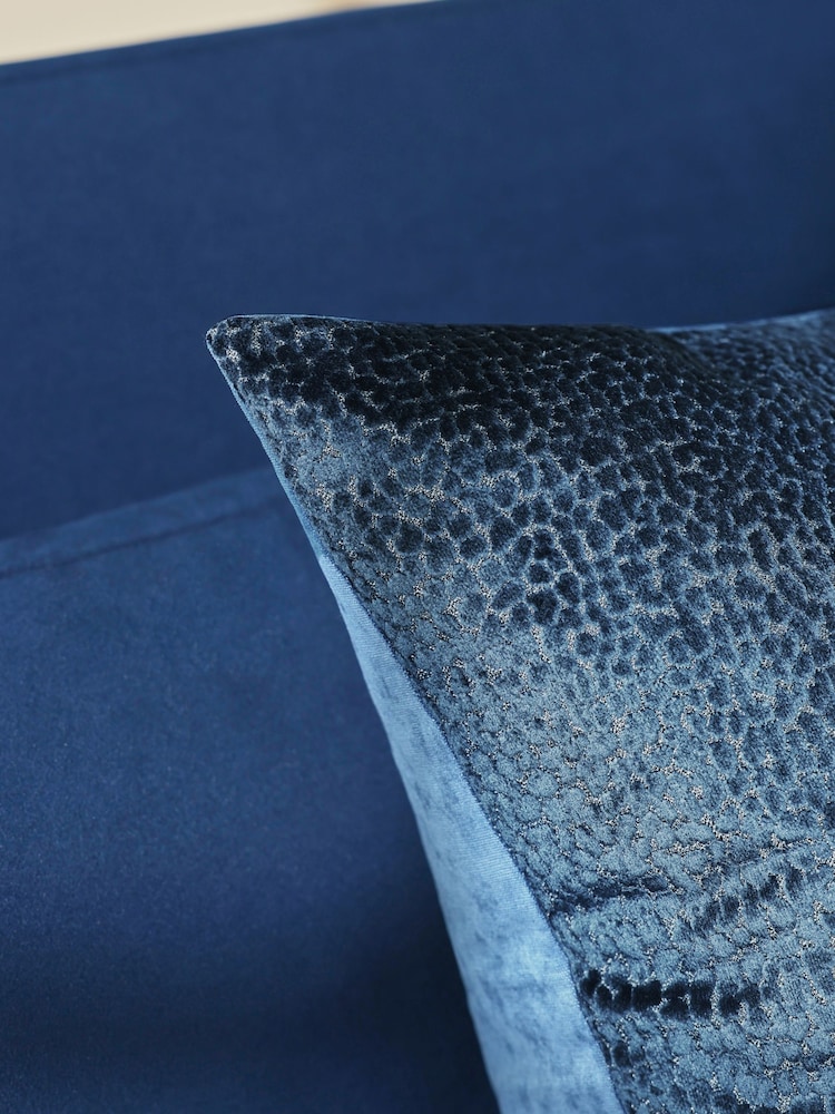 50 x 50cm Ditsy Textured Velvet Cushion - صورة 2 من 5