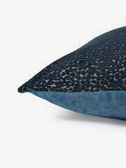 50 x 50cm Ditsy Textured Velvet Cushion - صورة 5 من 5