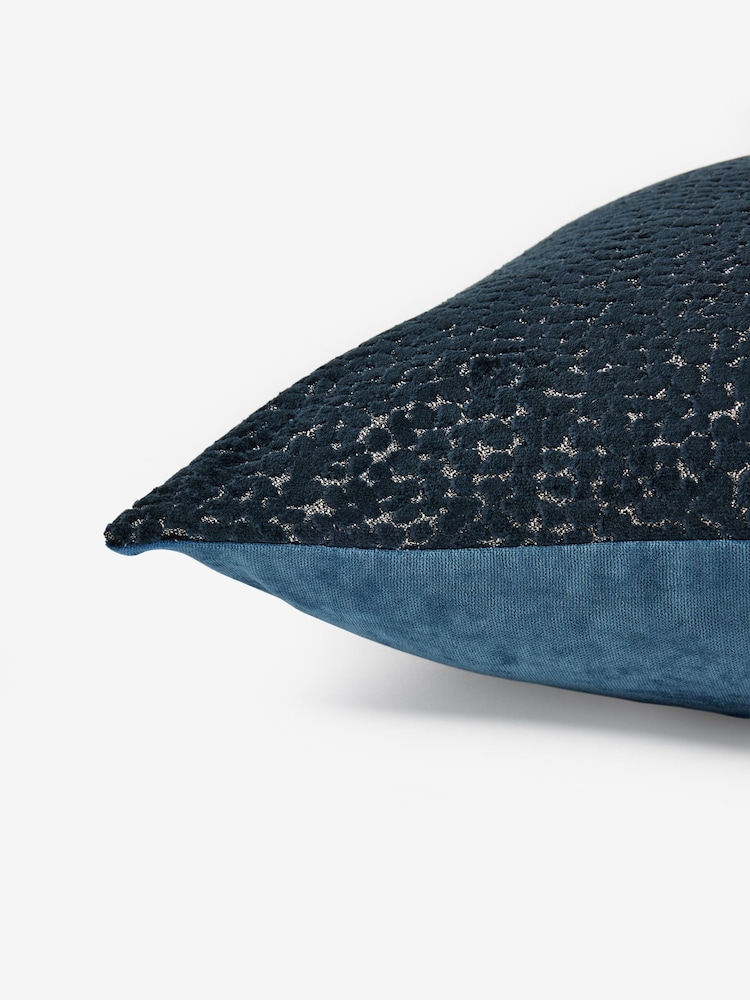 50 x 50cm Ditsy Textured Velvet Cushion - صورة 5 من 5