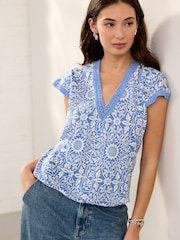 William Morris Blue/White Print Short Sleeve Lace V-Neck Bubblehem 100% Cotton Top - Image 3 of 7