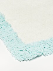 Oliver Bonas White/Blue Bordered Rectangular Bathmat - Image 3 of 4