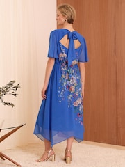 V&A | Love & Roses Blue Petite Placement Print Flutter Sleeve Midi Dress - Image 4 of 4