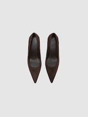 다크 초콜릿 - Reiss Tilly Suede Pointed-Toe Mid-Heel Court Shoes - 5의 이미지 2