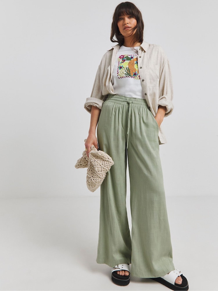 Simply Be White Cheetah Embellished T-Shirt With Linen - Image 4 of 4