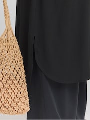 Simply Be Black Longline Crinkle Shirt - Image 4 of 4