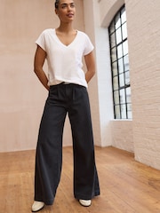 New White V-Neck Cap Sleeve T-Shirt - Image 4 of 8