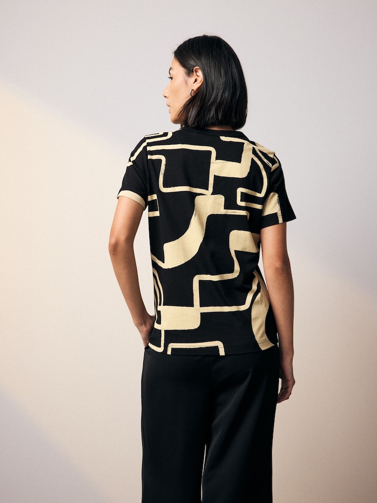 Monochrom mit geschwungendem Muster - Essential Kurzarm-T-Shirt aus reiner Baumwolle mit Rundhalsausschnitt - Image 3 of 7