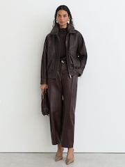 Ebony Brown - Reiss Maeve Leather Twin-Pocket Relaxed Jacket - Bild 4 von 8