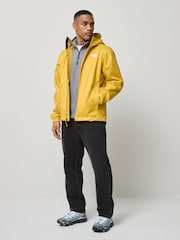 Желтый - Мужская непромокаемая куртка The North Face Quest - Изображение 2 из 4