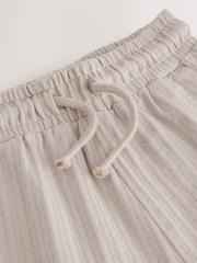 Светло-бежевая Off White - Легкие фактурные трикотажные шорты (3mths-7yrs) - Изображение 4 из 4