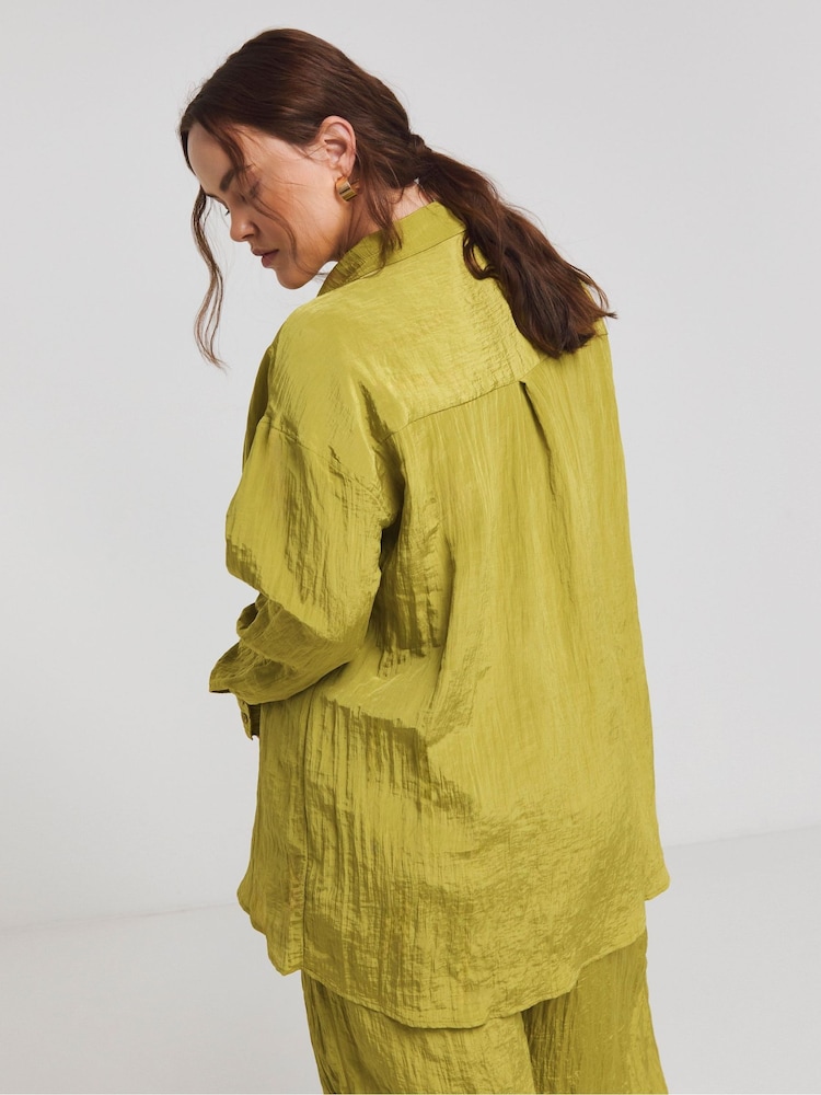 Simply Be Green Crinkle Satin Oversized Shirt - Image 2 of 5 Simply Be Green Crinkle Satin Oversized Shirt - Image 2 of 5