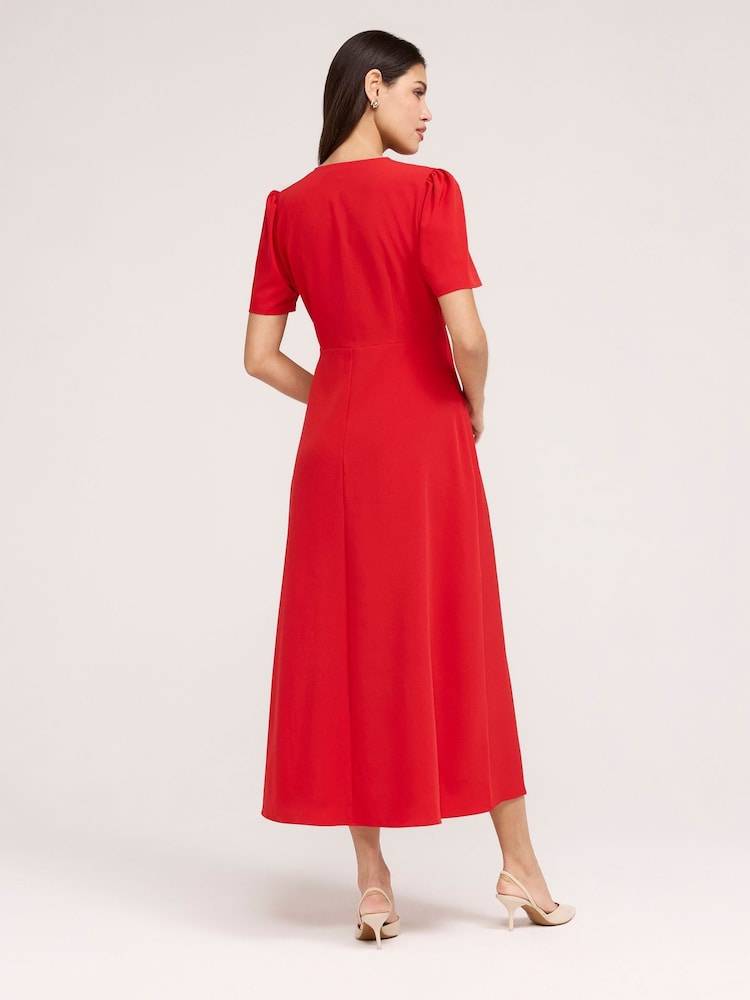 Finery Petite Nieve Midikleid mit V-Ausschnitt - Bild 2 von 4 Finery Petite Nieve Midikleid mit V-Ausschnitt - Bild 2 von 4