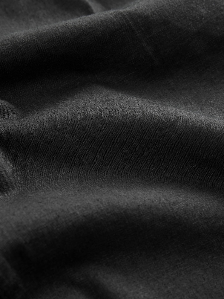 Negro - Linen Rich City Knee Shorts - Imagen 6 de 6 Negro - Linen Rich City Knee Shorts - Imagen 6 de 6