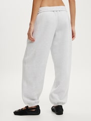 Gris - Pantalones de chándal de felpa estilo boyfriend de Cotton On - Imagen 4 de 5
