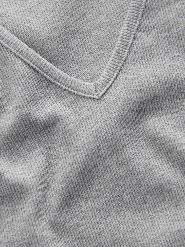 The Set 4 Pack Ribbed V-Neck Long Sleeve T-Shirts - Bild 13 von 13 The Set 4 Pack Ribbed V-Neck Long Sleeve T-Shirts - Bild 13 von 13