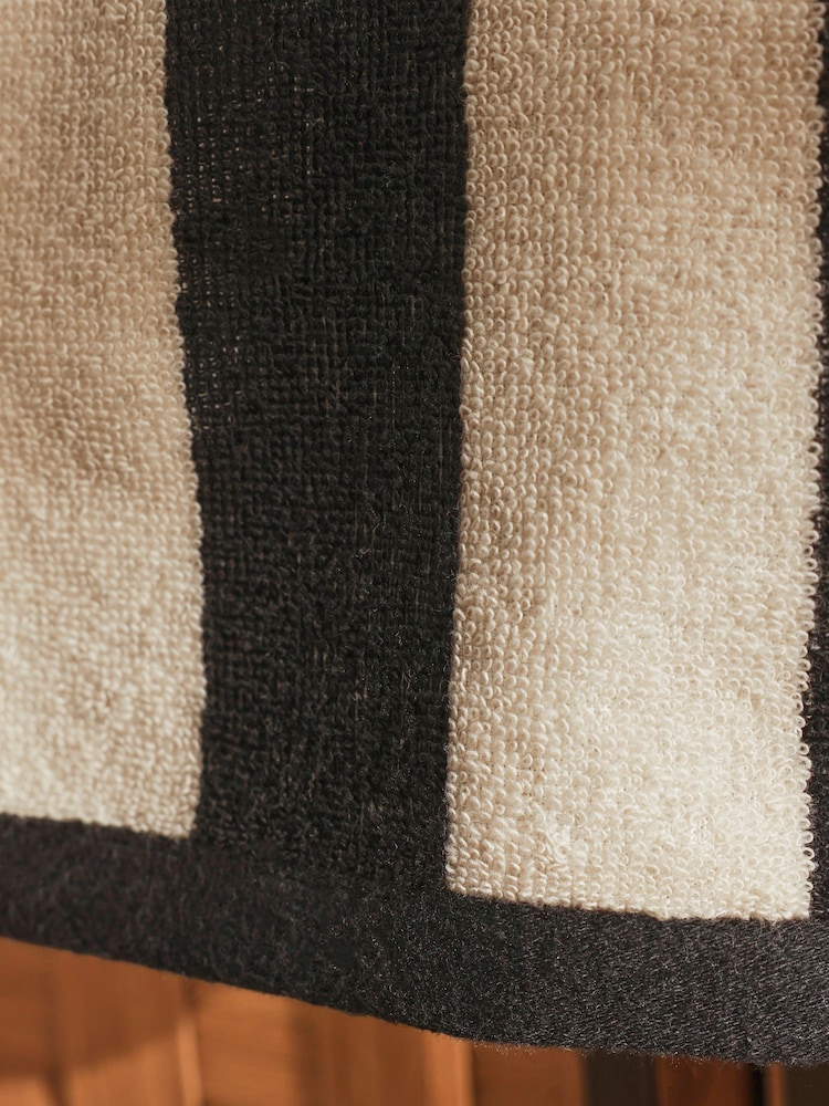 Set of 2 Black/White Block Stripe Face Cloth 100% Cotton Towel Bale - Image 3 of 3