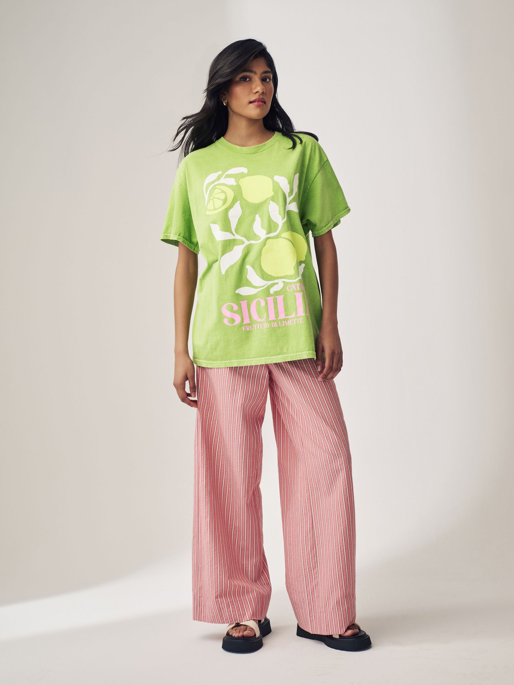 【CPGN STUDIO】Sketch Fruits Short Sleeve T-Shirt CPGN STUDIO - | Shop Online | MUSINSA