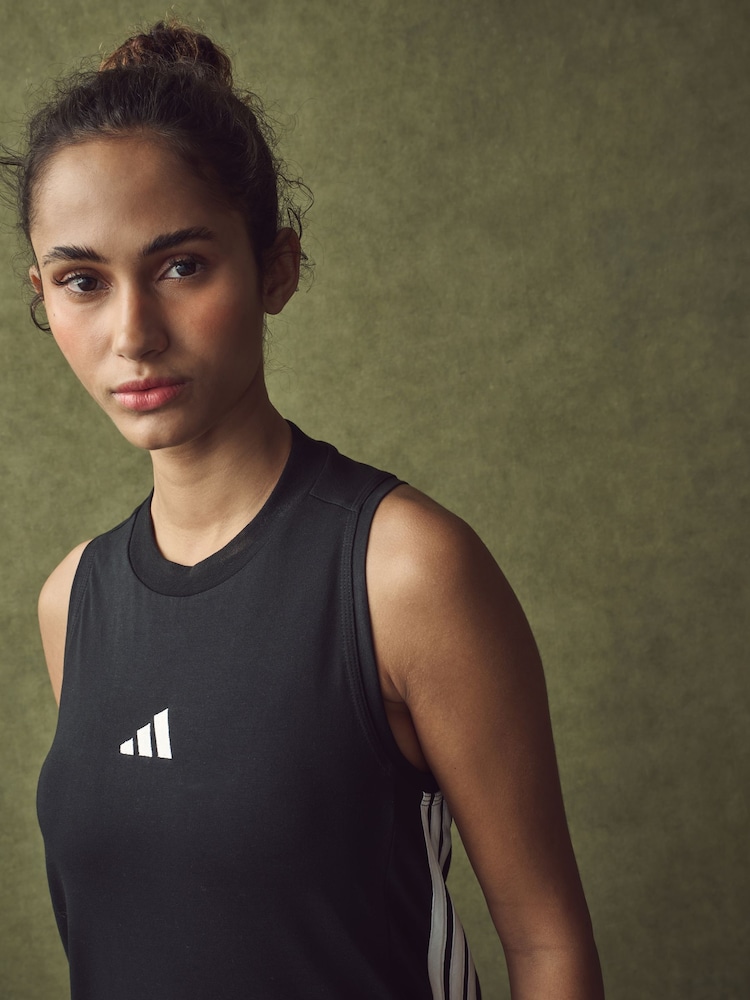 שחור - Adidas שמלת מקסי עם עיטור 3 פסים - Image 3 of 4