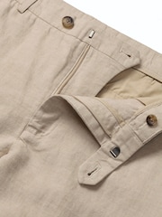 بنطلون تشينو من الكتان والقطن بتلبيس رشيق من Charles Tyrwhitt - صورة 7 من 7