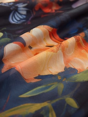 Blumenmuster, Marineblau - Plissiertes Midikleid aus Netzstoff mit V-Ausschnitt und Print für besondere Anlässe - Bild 7 von 8