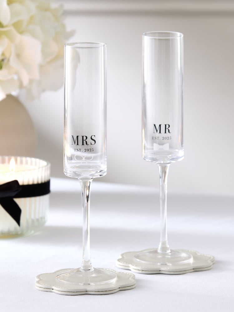 Set of 2 Clear Mr and Mrs Est 2025 Wedding Champagne Flutes - Image 2 of 4