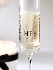 Set of 2 Clear Mr and Mrs Est 2025 Wedding Champagne Flutes - Image 3 of 4
