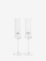 Set of 2 Clear Mr and Mrs Est 2025 Wedding Champagne Flutes - Image 4 of 4