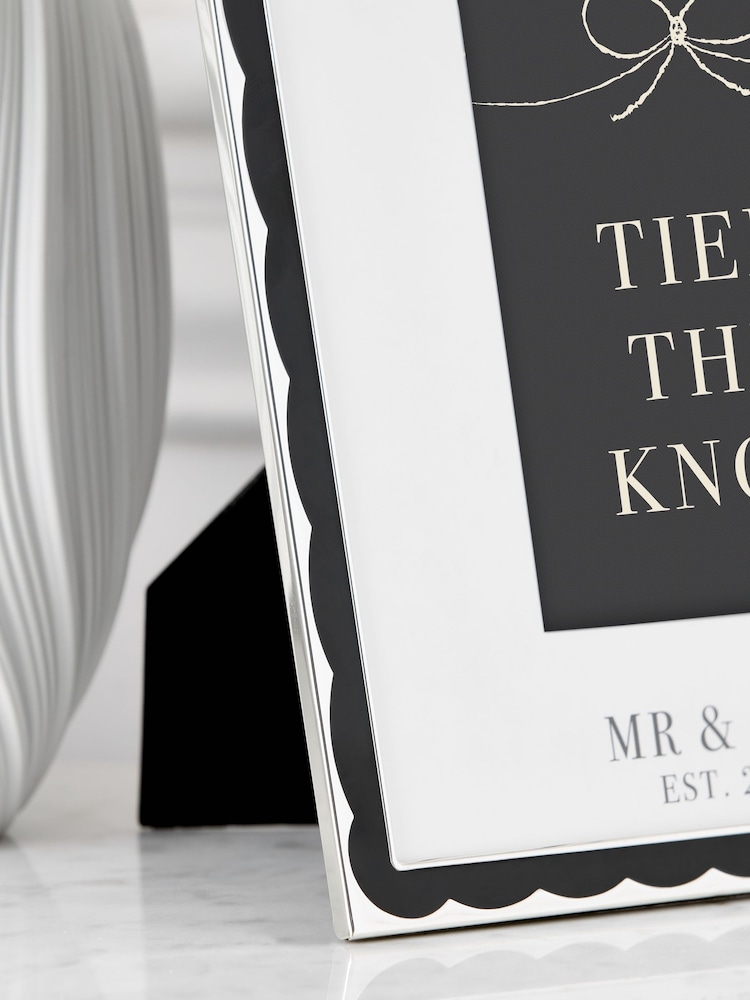 Black/White Mr and Mrs Est 2025 Wedding Photo Frame - Image 5 of 5 Black/White Mr and Mrs Est 2025 Wedding Photo Frame - Image 5 of 5