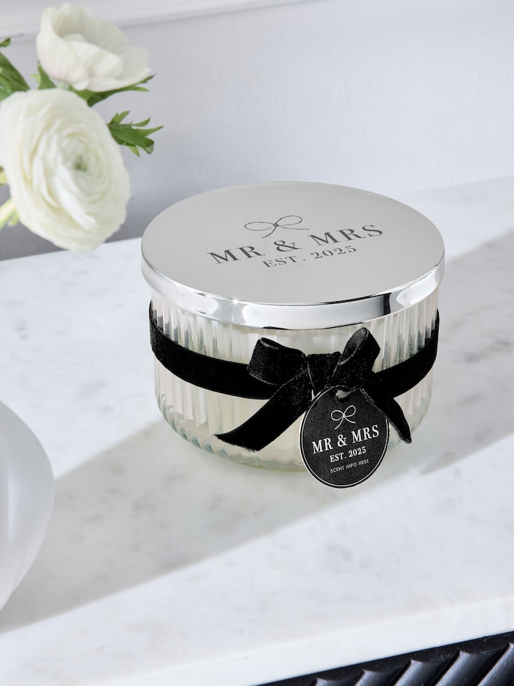 Black/White Mr and Mrs Est 2025 Wedding Pure Linen 3 Wick Scented Candle - Image 2 of 4