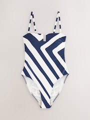 Diseño de chevrón en azul marino/blanco - Bañador moldeador bandeau con control del vientre - Imagen 8 de 11