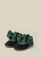 Botas de bebé Monsoon con lazo de terciopelo para andar - Imagen 1 de 2