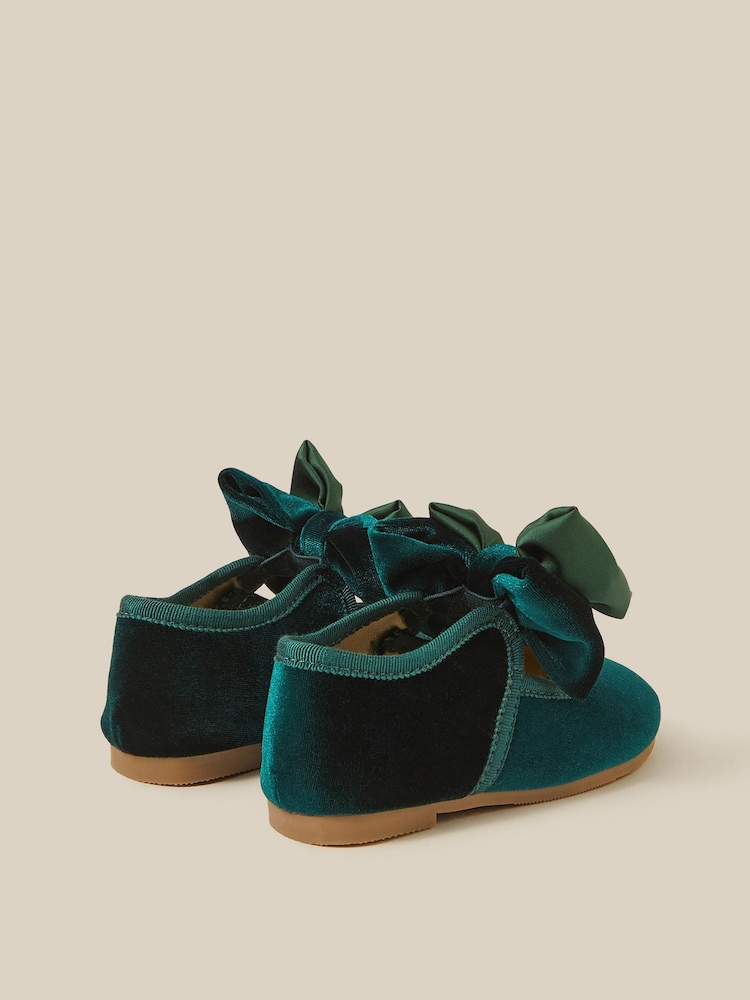 Botas de bebé Monsoon con lazo de terciopelo para andar - Imagen 2 de 2
