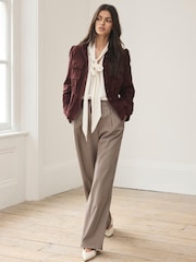 Mint Velvet Checked Contrast Waist Wide Leg Trousers - Obraz 2 z 8