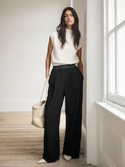 بنطلون واسع الأرجل بخصر مطاطي من Mint Velvet - صورة 5 من 8