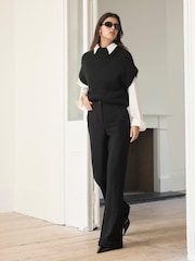 Czarny - Mint Velvet Pocket Detail Flared Trousers - Obraz 3 z 8