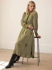 Mint Velvet Green Satin Printed Midi Shirt Dress - Image 5 of 7